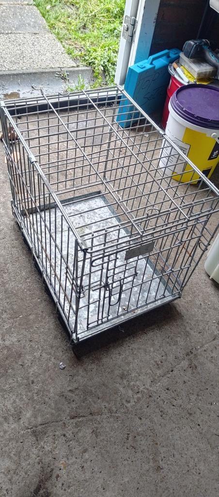 Stalen bench met uitschuifbare bak. 50x35x40 cm, Hondenkennel, Gebruikt, Minder dan 65 cm, Minder dan 75 cm