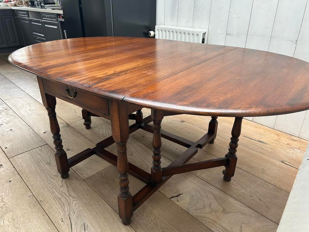 Kersenhouten oortafel, Ophalen