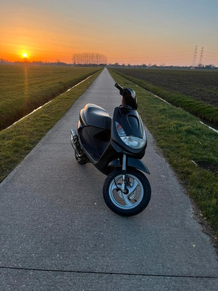 Vivacity 50cc, Fietsen en Brommers, Scooters | Peugeot, Zo goed als nieuw, Vivacity, Maximaal 45 km/u, Tweetakt, Ophalen