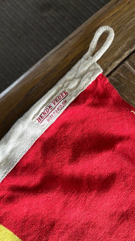 Oude reclame vlag voor Americol oils in goede staat, Ophalen of Verzenden, Gebruikt, Gebruiksvoorwerp