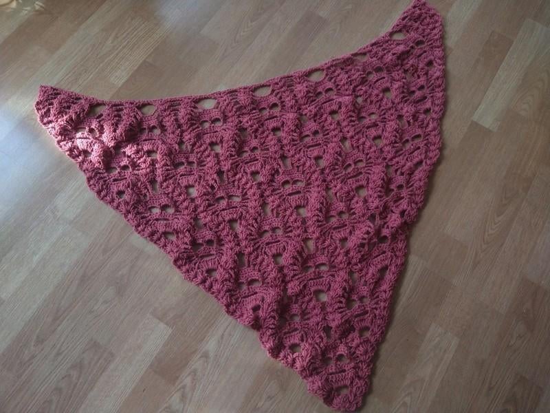 Grote sjaal / omslagdoek om doodshoofd, Maat 38/40 (M), Verzenden, Zo goed als nieuw, Handgemaakt