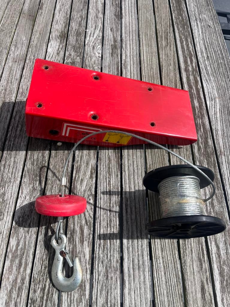 Te koop. Takel, Ophalen of Verzenden, Zo goed als nieuw, Elektrisch