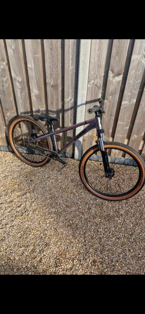 Cube Flying Circus Dirt Jump Bike - Zo goed als nieuw, Fietsen en Brommers, Fietsen | Crossfietsen en BMX, Ophalen of Verzenden