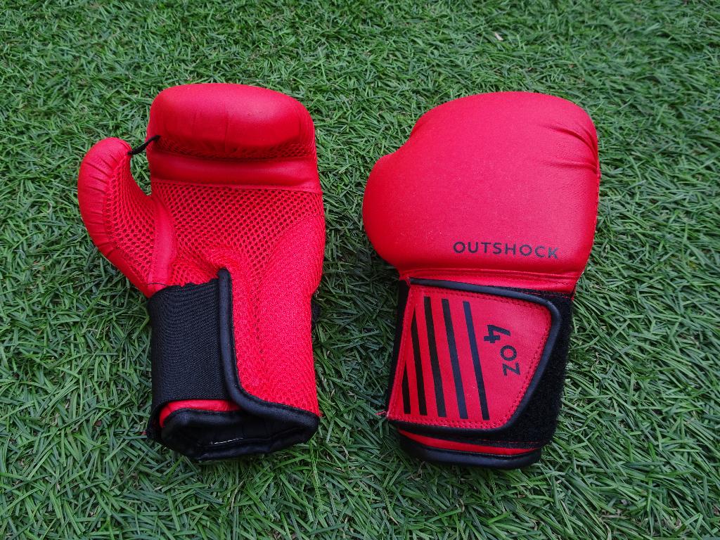 Bokshandschoenen (Kinderen 3-12 jaar) – (Rood), Ophalen of Verzenden, Zo goed als nieuw, Bokshandschoenen