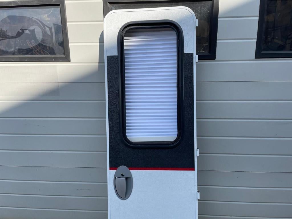 Camper deur, rechtsdraaiend, Glas ONTBREEKT, Caravans en Kamperen, Camper-accessoires, Ophalen, Gebruikt, /, /