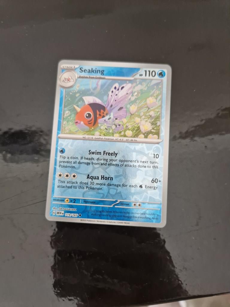 Seaking Reverse Holo 151 Pokémon Kaart - Mew Set, Ophalen of Verzenden, Zo goed als nieuw, Losse kaart, Foil