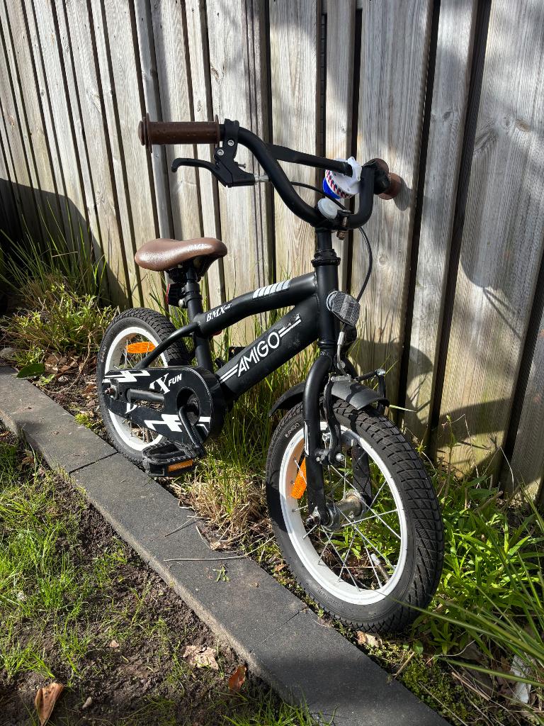 Stoere leuke jongensfiets 16 inch, Fietsen en Brommers, Fietsen | Jongens, Ophalen, Gebruikt, Handrem, Amigo BMX