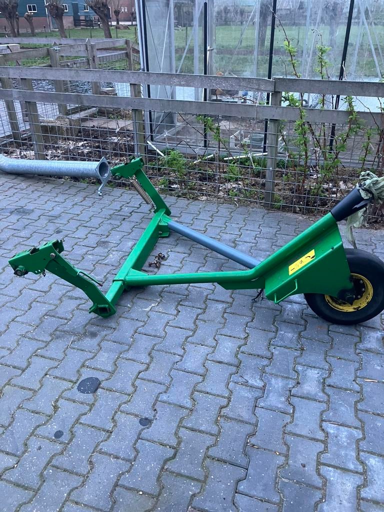 Balenkantelaar John Deere 744 balenpers, Ophalen, Zo goed als nieuw
