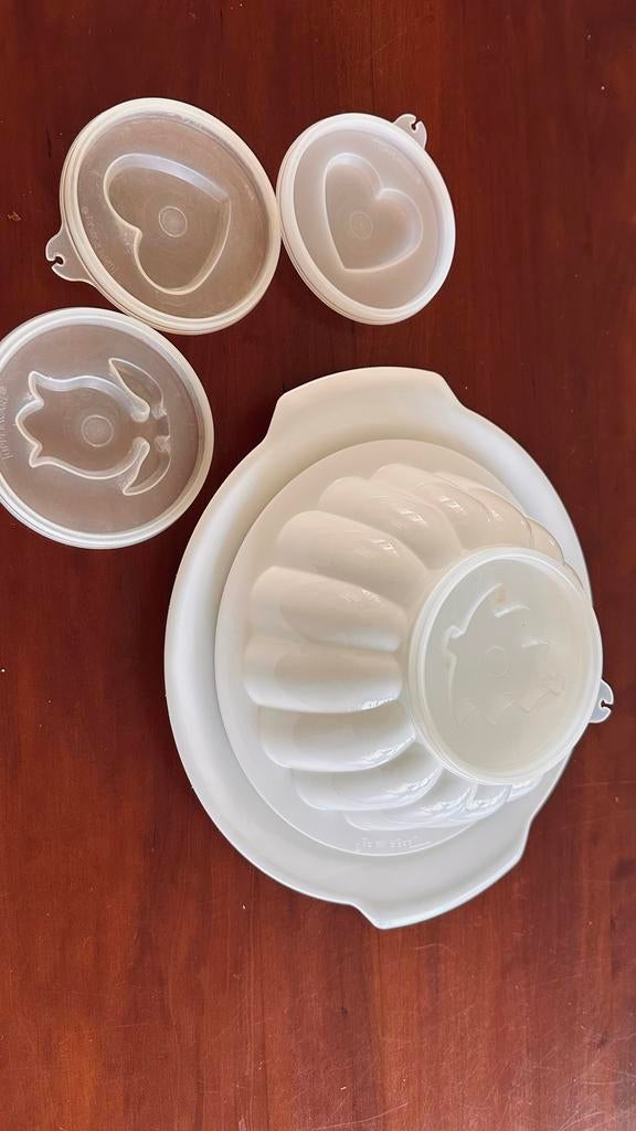 Tupperware puddingvorm met 3 deksels, Huis en Inrichting, Keuken | Tupperware, Ophalen of Verzenden, Gebruikt, Wit, Bak of Kom