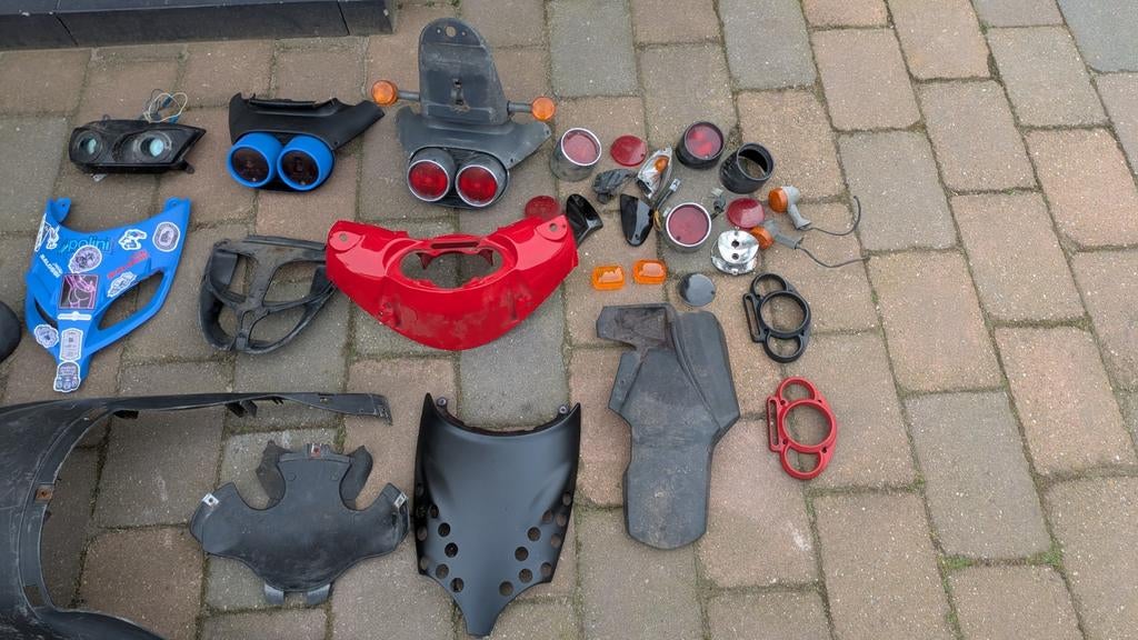 Allemaal aprilia sr50 onderdelen, Ophalen, Benzine, SR 50