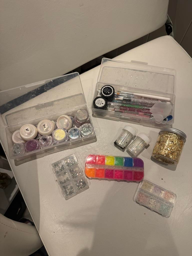 Diverse nagel spullen, Ophalen, Gebruikt, Overige kleuren, Handen en Nagels
