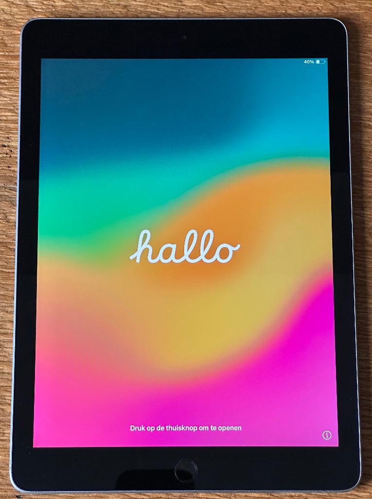I.z.g. staat: iPad 6e generatie – 32GB – WiFi – Space grey, 10 inch, 32 GB, Zo goed als nieuw, Grijs