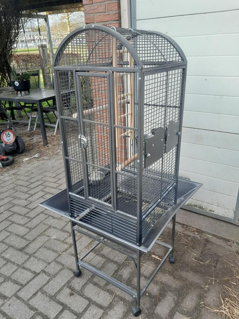 Mooie vogelkooi/ kamervoliere, Dieren en Toebehoren, Ophalen, Zo goed als nieuw, Metaal, Vogelkooi