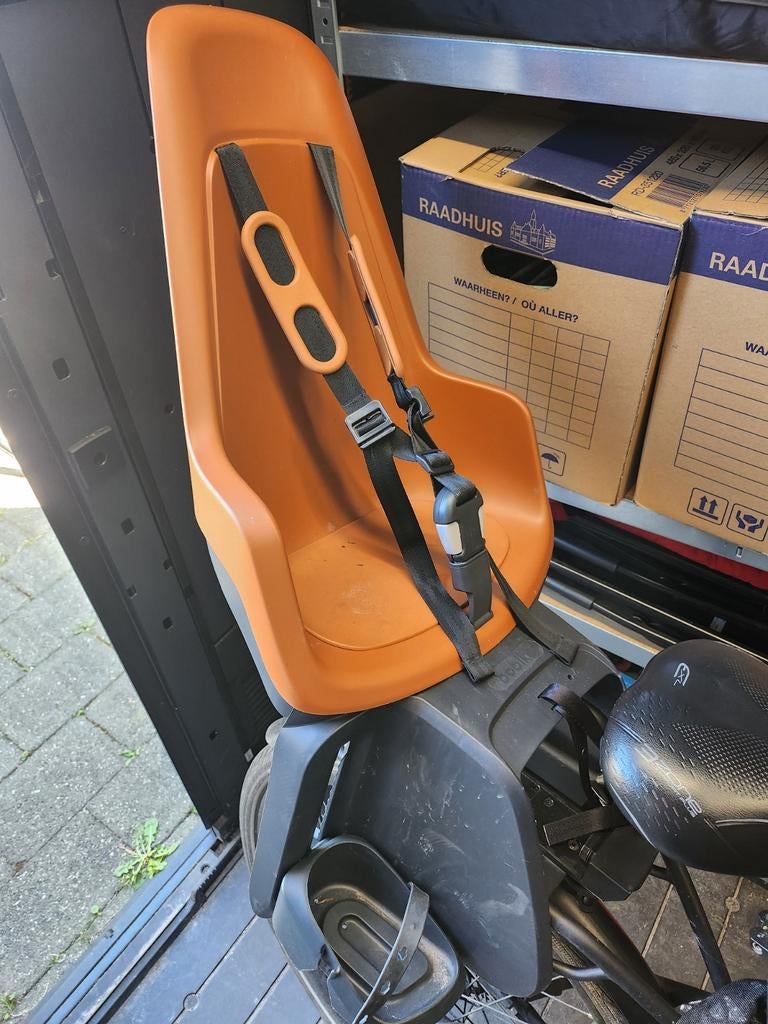 Bobike One Maxi fietsstoeltje bruin/ cognac kleurig, Fietsen en Brommers, Fietsaccessoires | Fietsstoeltjes, Ophalen