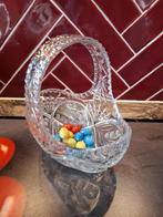 Kristallen mand, Ophalen