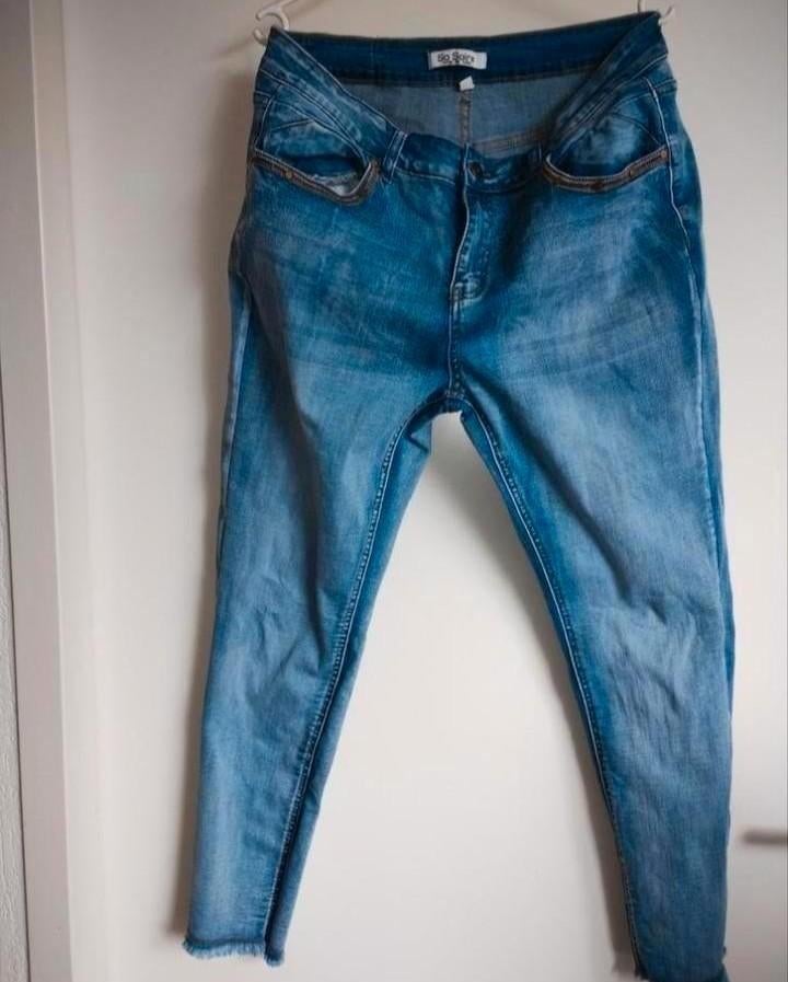 So soiree spijkerbroek maat 34, Kleding | Dames, Spijkerbroeken en Jeans, Ophalen of Verzenden, Zo goed als nieuw, Blauw, W33 - W36 (confectie 42/44)