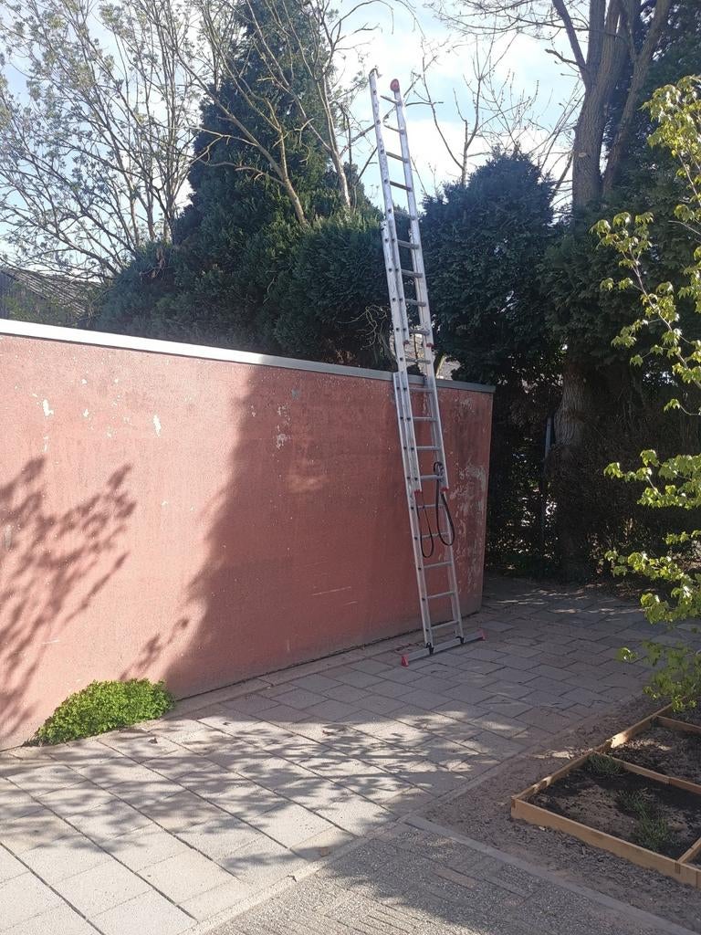 Multifunctionele uitschuifbare 3 delige ladder - Gebruikt, Doe-het-zelf en Verbouw, Ladders en Trappen, Ophalen, Gebruikt, Ladder