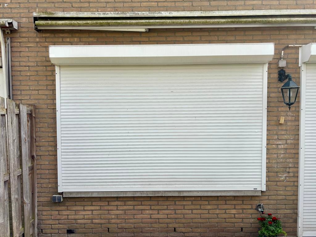 Harol elektrisch raamrolluik 276x167 cm, Doe-het-zelf en Verbouw, Rolluiken, Ophalen, Gebruikt, Wit, 200 cm of meer