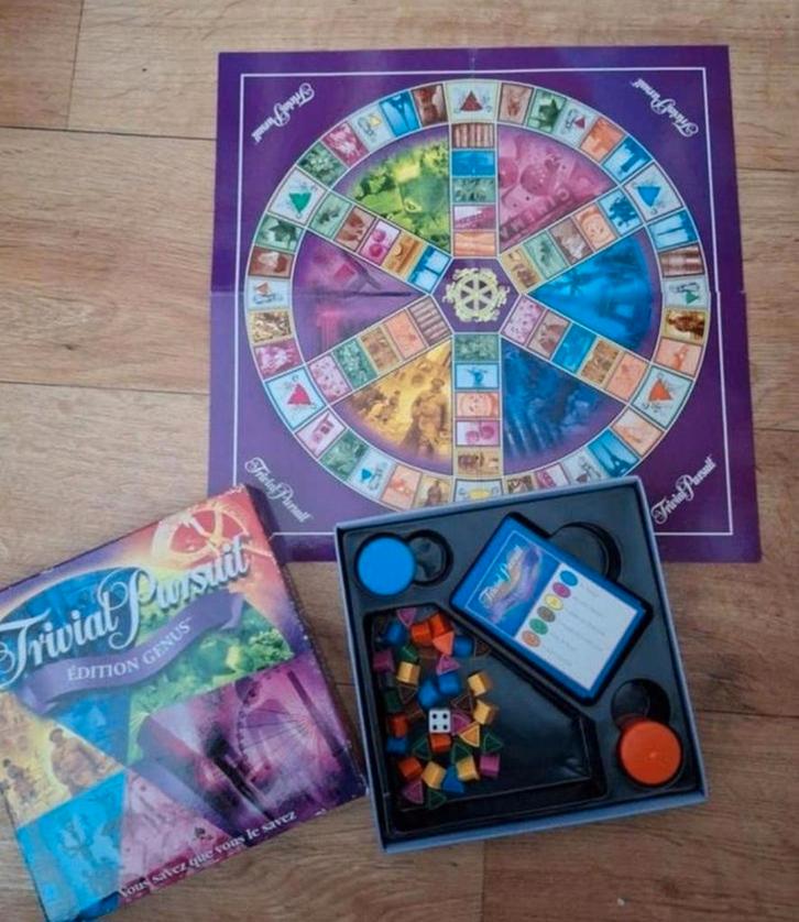 Trivial Pursuit Édition Genus - Bordspel, Hobby en Vrije tijd, Gezelschapsspellen | Bordspellen, Zo goed als nieuw, Drie of vier spelers
