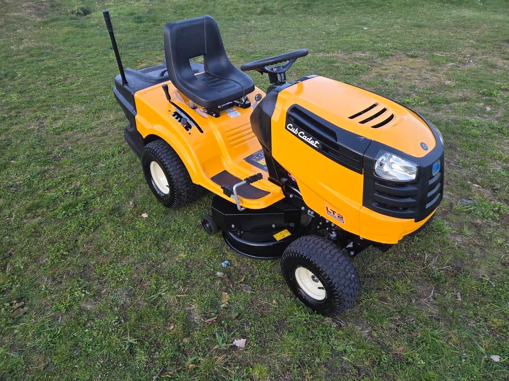 Cub Cadet LT2 Zitmaaier 2021 Hydro Mulch Opvang, Tuin en Terras, Zitmaaiers, Zo goed als nieuw, 90 tot 120 cm, Mulchfunctie, Opvangzak