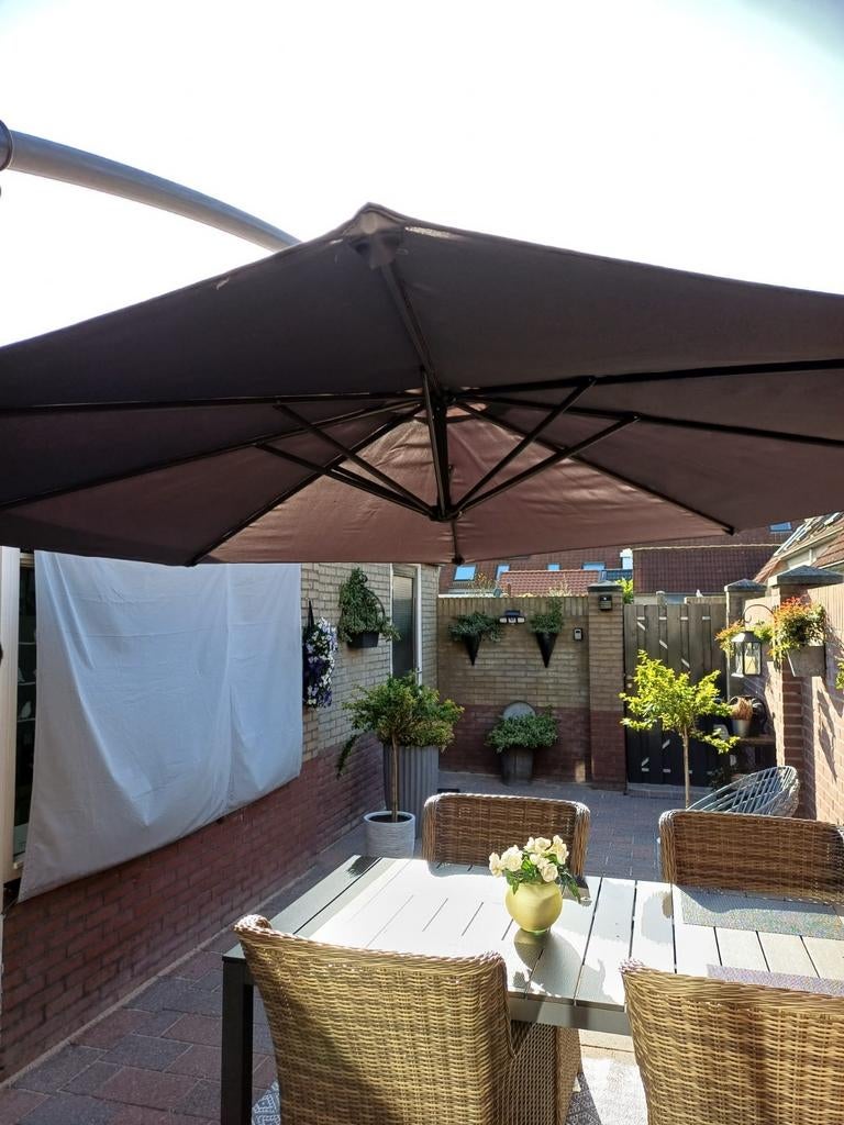 Parasol, Ophalen of Verzenden, Zo goed als nieuw, Zweefparasol