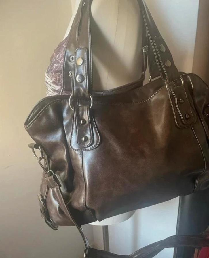 Stylish Brown Shoulder Bag Classic and Elegant, Sieraden, Tassen en Uiterlijk, Tassen | Damestassen, Nieuw, Schoudertasje, Bruin