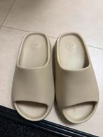 Adidas yeezy slides, Adidas, Beige, Ophalen of Verzenden, Sneakers of Gympen