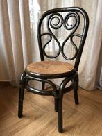 Sierlijke Thonet stoel van manou met webbing zitting, Antiek en Kunst, Antiek | Meubels | Stoelen en Banken, Ophalen