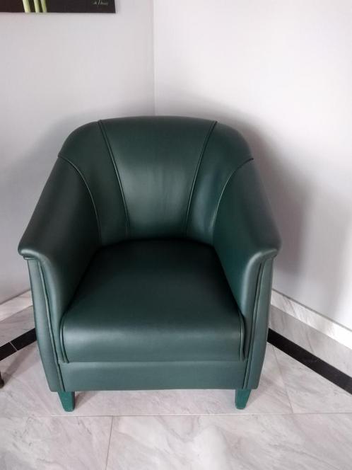 Groen lederen fauteuil, zo goed als nieuw., Huis en Inrichting, Fauteuils, Zo goed als nieuw, Leer, 50 tot 75 cm, Ophalen