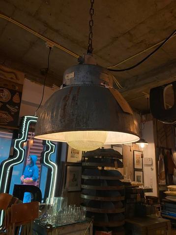Prachtige antieke industriële hanglamp, mooi patina 