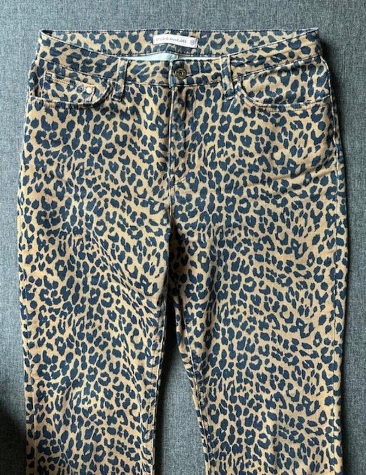 Studio Anneloes Elvira leopard denim trousers - maat xs, Kleding | Dames, Broeken en Pantalons, Zo goed als nieuw, Maat 34 (XS) of kleiner