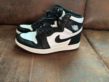 Nike dunks high black/white beschikbaar voor biedingen