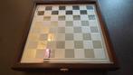 Glazen schaakspel, Ophalen, Zo goed als nieuw