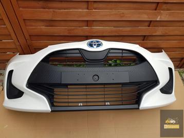 VOORBUMPER TOYOTA YARIS IV 20-23R WHITE PEARL 089 beschikbaar voor biedingen
