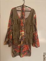 Hippie jurkje met hoofdband, Ophalen of Verzenden, Zo goed als nieuw, Maat 38/40 (M), Carnaval