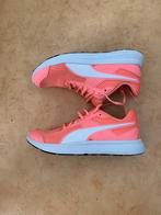 Puma dames sneakers maat 37 voor 15 euro, Kleding | Dames, Schoenen, Ophalen of Verzenden, Zo goed als nieuw, Sneakers of Gympen