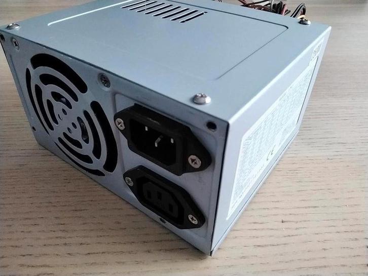 ATX voeding voor Pentium 2 en 3 moederborden, Computers en Software, Vintage Computers, Ophalen of Verzenden