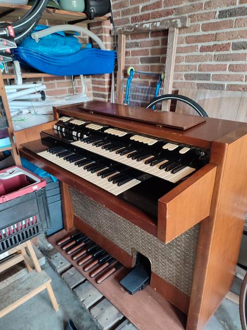 Hammond m102 met leslie 6p connector, Muziek en Instrumenten, Orgels, Gebruikt, Hammondorgel, 2 klavieren, Ophalen