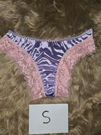 Satijnen sissy string, Verzenden, String