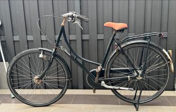 Zwarte fiets - opknapper met potentie beschikbaar voor biedingen