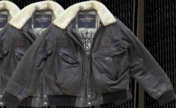 KLM 90 Years leren Nickelson jas beschikbaar voor biedingen