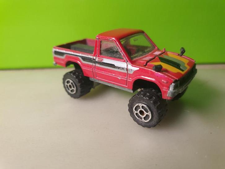 Majorette 292 - 4x4 Toyota Hilux pickup [rood] 1/56, Hobby en Vrije tijd, Modelauto's | Overige schalen, Gebruikt, Auto, Ophalen of Verzenden