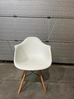 Witte kuipstoel / eetkamerstoel / bureaustoel / modernestoel, Huis en Inrichting, Stoelen, Metaal, Gebruikt, Wit, Ophalen of Verzenden