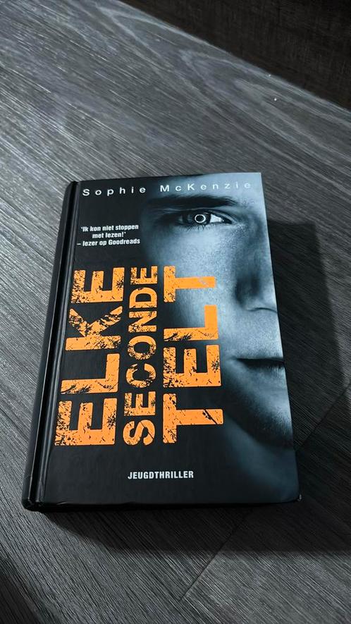 Sophie McKenzie - Elke seconde telt, Boeken, Kinderboeken | Jeugd | 13 jaar en ouder, Zo goed als nieuw, Ophalen