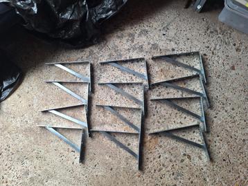 12x gegalvaniseerde grote plankendragers 200mm x 300mm
Alle  beschikbaar voor biedingen