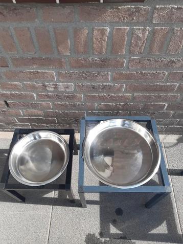 Nieuwe aluminium voer of waterbakken in  kleur  beschikbaar voor biedingen