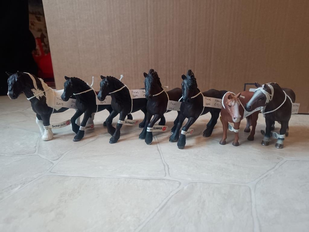 Schleich paarden met vaan, Ophalen of Verzenden, Zo goed als nieuw, Paard, Beeldje of Figuurtje