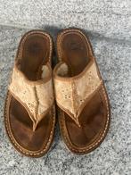 UGG Slippers met Borduurwerk - Maat 38, Slippers, UGG, Bruin, Ophalen of Verzenden