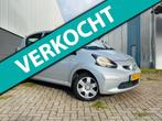 Toyota Aygo 1.0-12V + NIEUWE APK, Voorwielaandrijving, Stof, Gebruikt, Zwart
