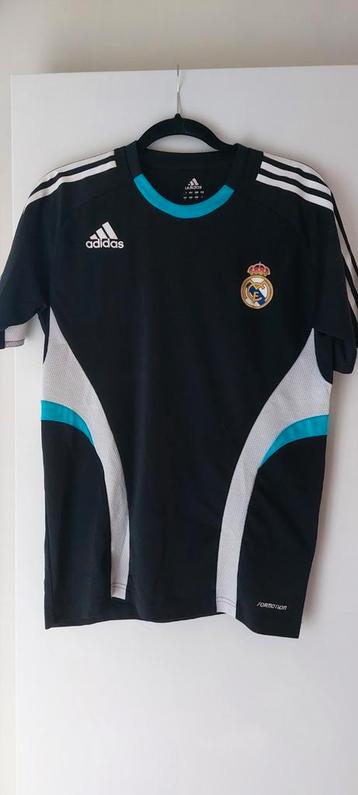 Retro voetbalshirt Real Madrid L beschikbaar voor biedingen